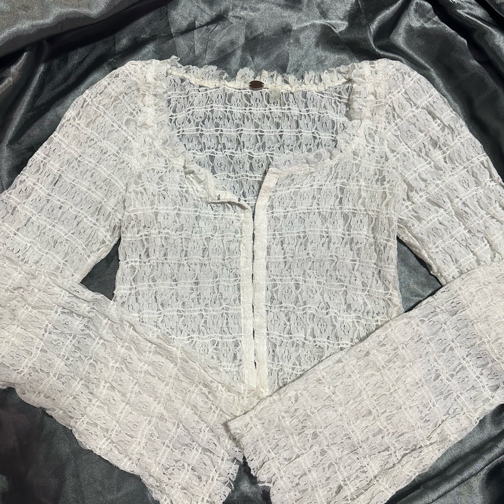 Elegant White Lace Long Sleeve Top